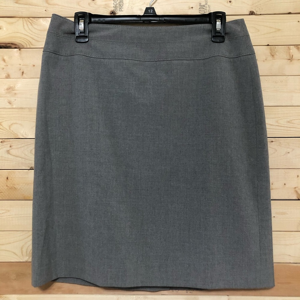 Classifies Entier Women’s Gray Formal Basic Skirt size 8